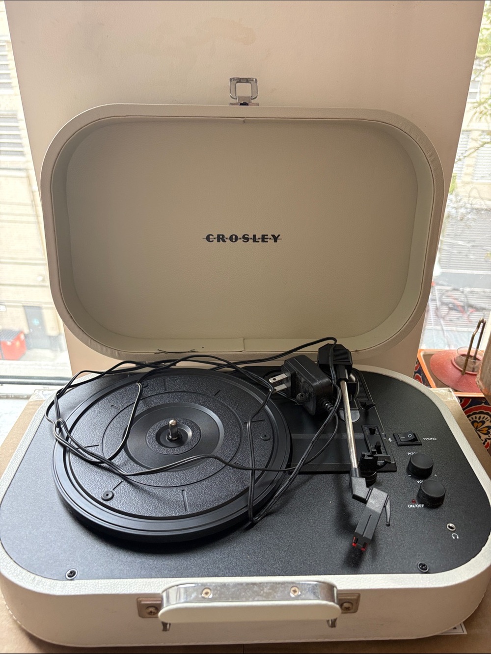 Crosley Cream Portable Suitcase Turntable with Black Platter